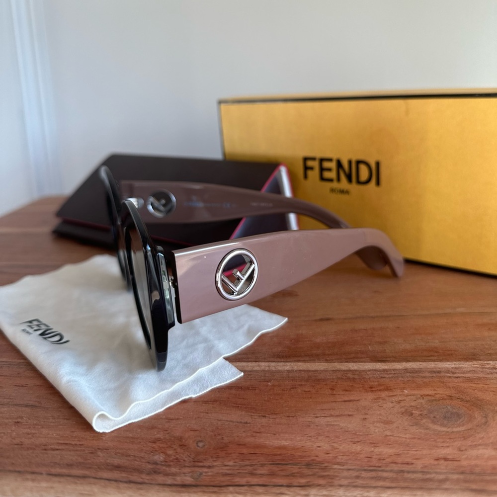 FENDI Black Frame Brown Leg Sunglasses - Picture 3 of 11